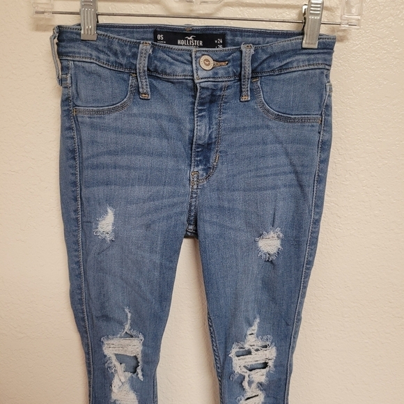 Hollister Distressed Skinny Jeans - Picture 3 of 4